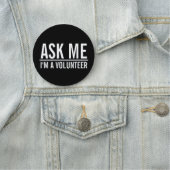 Me demander | Badge volontaire noir (En situation)