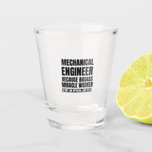 Mechanische ingenieur omdat wonderwerker in een ba shot glas