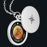 Médaillon Avec Fermoir 23e anniversaire de Mariage de Topaz impérial<br><div class="desc">Commémorez le 23ème anniversaire du mariage avec cet élégant emplacement! Un élégant lettrage noir et blanc avec des confettis hexagonaux sur un arrière - plan mémoire rouge-jaune-orange profond ajoute une touche mémorable à cette occasion spéciale et à cette étape extraordinaire. Customisez avec les noms du couple heureux, et ajoutez des...</div>