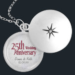 Médaillon Avec Fermoir Anniversaire du Mariage d'argent<br><div class="desc">Nom de la Personnaliser et date de l'anniversaire.</div>