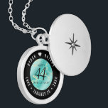 Médaillon Avec Fermoir Élégant 44ème anniversaire de Mariage turquoise<br><div class="desc">Célébrez le 44e anniversaire de mariage turquoise avec style avec ce lieu commémoratif! Un élégant lettrage noir et blanc sur un marbre jaune et un arrière - plan bleu verdâtre ajoutent une touche mémorable à cette occasion spéciale et à cette étape extraordinaire. Customisez avec les noms du couple heureux, et...</div>