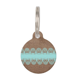Médaillon Pour Animaux Dentelle pâle de turquoise contre la toile de jut
