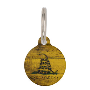 Médaillon Pour Animaux Drapeau de Gadsden sur le vieux grain en bois