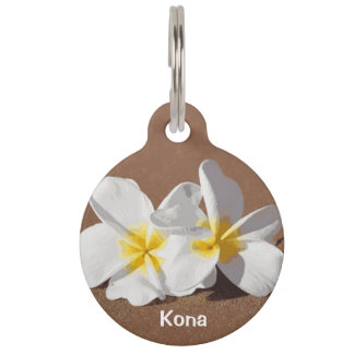 Médaillon Pour Animaux Maui Plumeria sur la plage