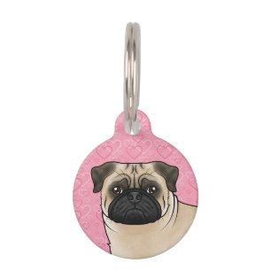 Médaillon Pour Animaux Tête de chien Pug Fauve en Gros Plan sur des coeur
