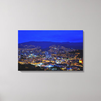 Medellin, Colombia bij nacht Canvas Afdruk