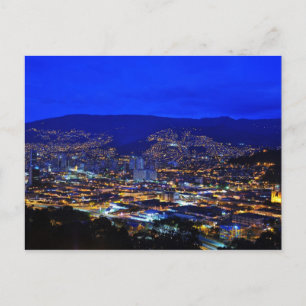 Medellin, Colombia en la noche Briefkaart