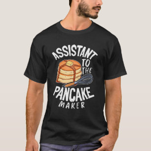 Medewerker aan de dag van het pantserpaneel van de t-shirt