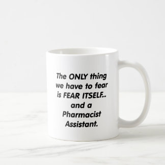 medewerker van angstapotheker koffiemok