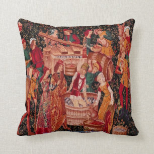 " Medieval Grape Harvest Wall Tapestry " Kussen