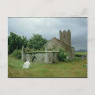 Medieval kerk en kerkhof briefkaart