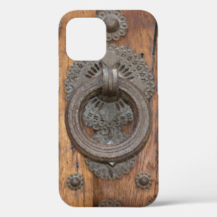 Medieval Metal Knocker op Old Wooden door Hoesje-M iPhone 12 Hoesje