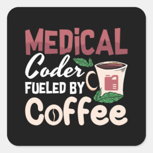 Medische coder die wordt gevoed door een coffee co vierkante sticker