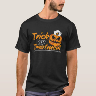 Medische Halloween Trick or treat Zorgarts T-shirt