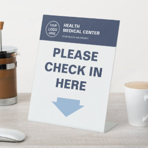 Medische Kliniek Zorg Logo Inchecken Reclamebord Met Voetstuk