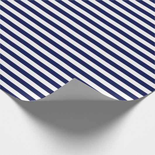 Medium marineblauw- en witstrippapier cadeaupapier (Hoek)