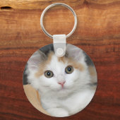 Mediumhair Calico Shelter Kitten Sleutelhanger (Voorkant)