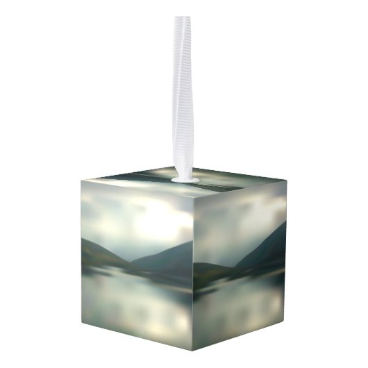 Meer in de bergen kubus ornament (Achter hoekig)