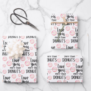 Meer van je dan donuts die papiervellen ompakken inpakpapier vel