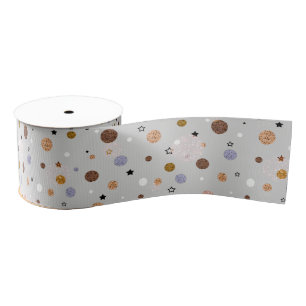 Meerkleurige polka stippen op grijs. grosgrain lint