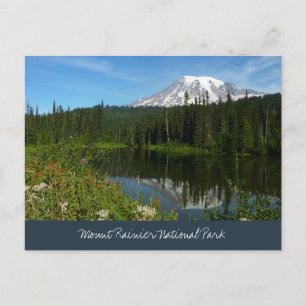 Meerreflectie van Mount Rainier met wilde bloemen Briefkaart