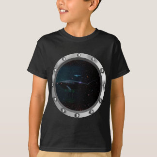 Megalodon shark in vergelijking met een grote witt t-shirt