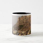 Mehrangarh Fort of Jodhpur. Rajasthan, INDIA. Tweekleurige Koffiemok (Center)