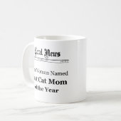 Meilleur Chat Maman de l'année Newspaper Style Mug (Devant gauche)