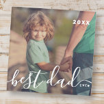 Meilleur Papa Jamais Moderne Simple Jouer Script P<br><div class="desc">Le design est composé de typographie de script moderne et ludique. Ajoutez une photo de famille.</div>