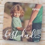 Meilleur Papa Jamais Moderne Simple Jouer Script P<br><div class="desc">Le design est composé de typographie de script moderne et ludique. Ajoutez une photo de famille.</div>
