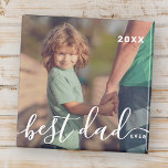 Meilleur Papa Jamais Moderne Simple Jouer Script P<br><div class="desc">Le design est composé de typographie de script moderne et ludique. Ajoutez une photo de famille.</div>