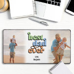 Meilleur papa Jamais Texte Super 2 Photos<br><div class="desc">Ce 2 tapis de bureau photo est un cadeau amusant et personnalisé pour papa! Le design présente le texte coloré "meilleur papa jamais" avec une ambiance super. Personnalisez avec le ou les nom(s) de ses enfants.</div>