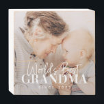 Meilleure grand-mère du monde depuis 20XX Photo si<br><div class="desc">Ce design simple et moderne est composé d'une typographie serif et cursive et d'ajouter une photo personnalisée</div>