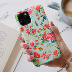 Meisgroen bloemen en rozen insectenpatroon iPhone 13 hoesje