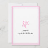 Meisje brengt uitnodiging voor Baby shower boeken (Achterkant)