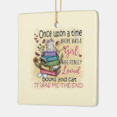 Meisje dat van boeken houdt keramisch ornament (Links)