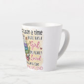 Meisje dat van boeken houdt latte mok (Rechterhoek)