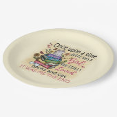 Meisje dat van boeken houdt papieren bordje (Gekanteld)