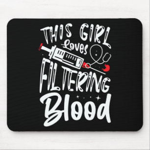 Meisje houdt van het filtreren van bloed nierdialy muismat