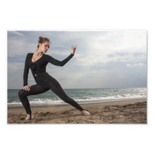 Meisje in Beach in Black spandex draag Foto Afdruk