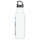 Meisje lezen van een boek onder een boom met een s waterfles (Achterkant)