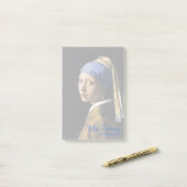 Meisje met een parelaar die briefjes 4x6 verkrijgt post-it® notes (Op bureau)