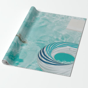 Meisje met een zwempak en zwemmen in een zwembad cadeaupapier