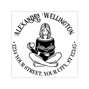 Meisje met gekruiste benen lezend #2 Naam Retourad Zelfinktende Stempel