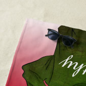 Meisje met groene kikkerviscooppen Aangepaste naam Strandlaken (In situ)