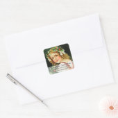  meisje met kerstcadeaus vierkante sticker (Envelop)