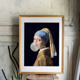 Meisje met parel oorbel die een kauwgomblaas blaas perfect poster