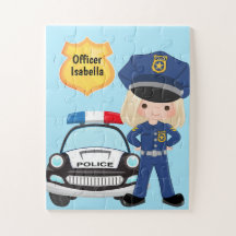 Meisje persoonlijke politieagent en patrouillewage