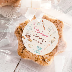 Meisjes bakken eerste verjaardag ronde sticker