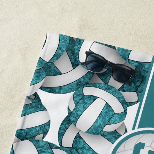 Meisjes blauwgroen wit volleyballen patroon gepers strandlaken (In situ)